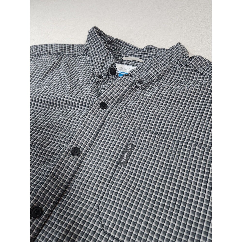 Columbia Men's Long Sleeve Button-Up Sportwear Sz Large  #055